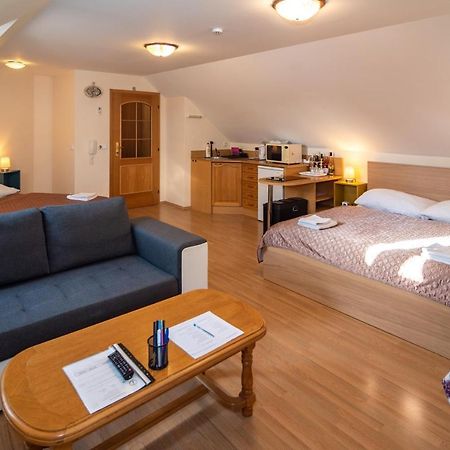 Apartman A Ubytovani U Machu Mikulov Exterior photo