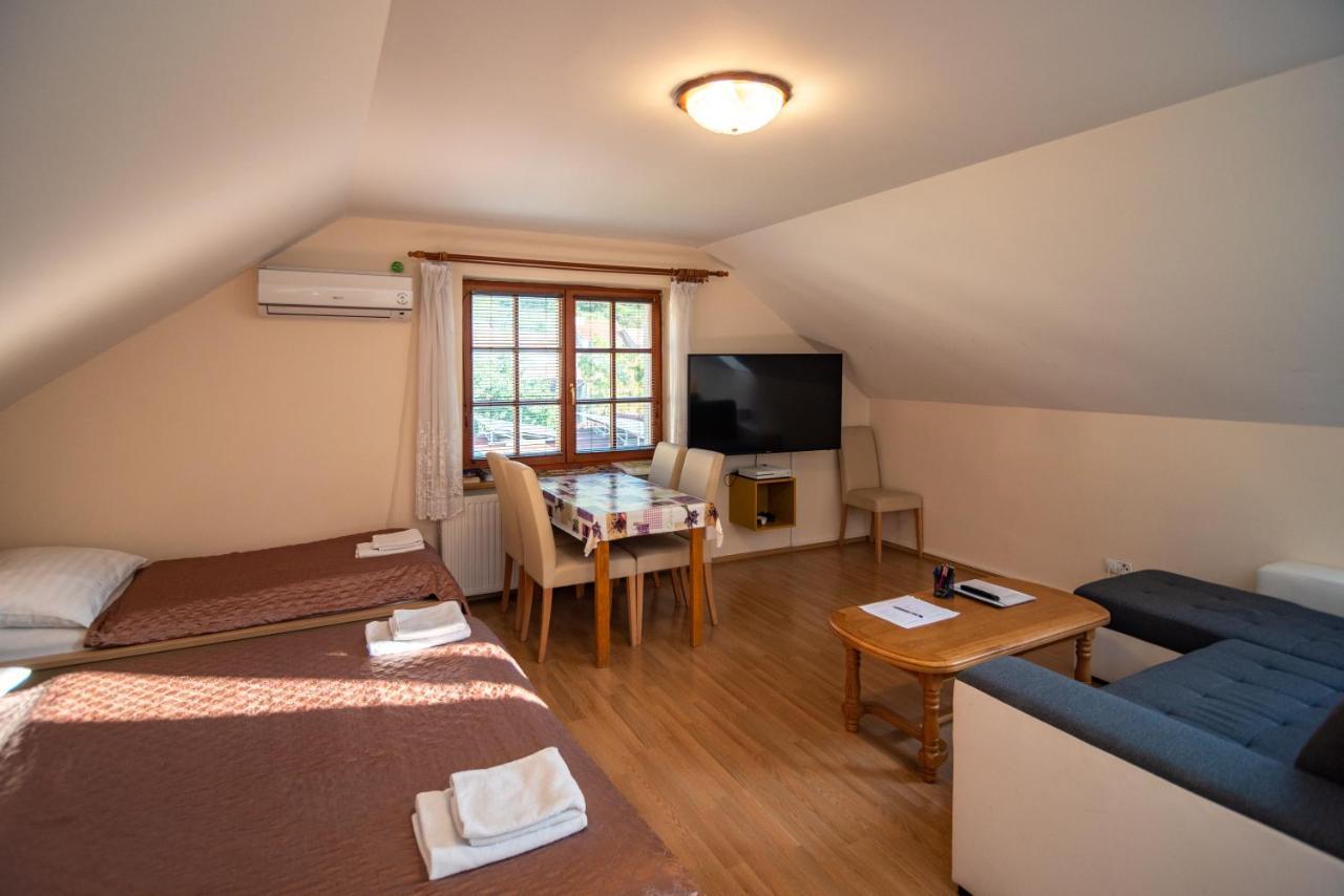 Apartman A Ubytovani U Machu Mikulov Exterior photo