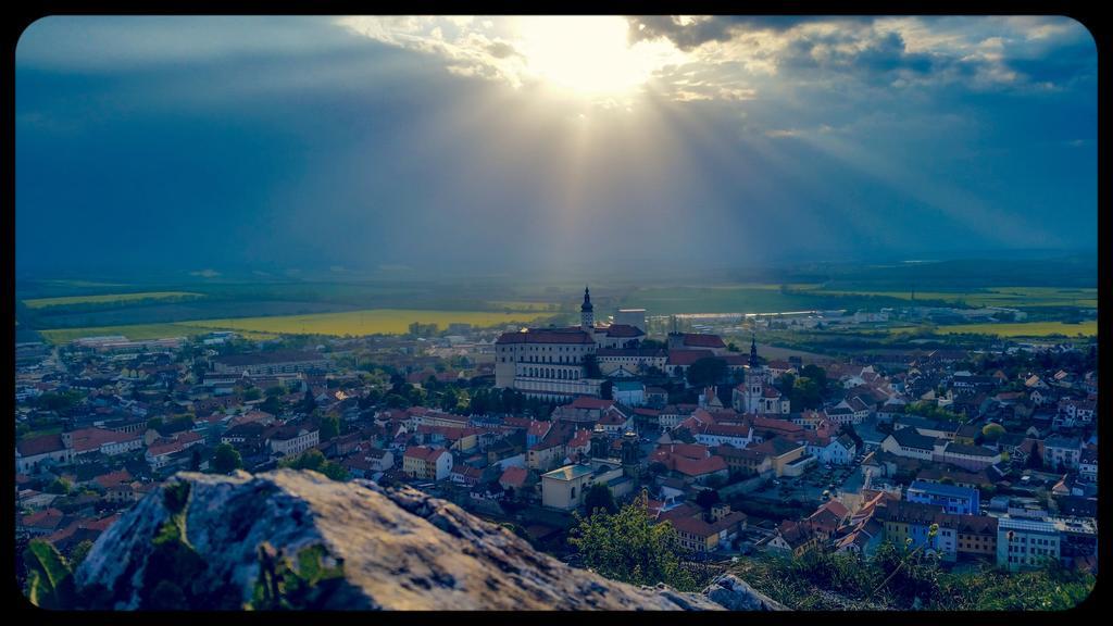 Apartman A Ubytovani U Machu Mikulov Exterior photo